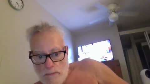 gaydaddy online show from December 6, 8:21 am