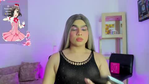 L A U R A online show from September 19, 4:38 am