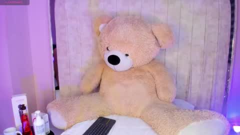 Danna Astrom online show from February 2, 3:15 am