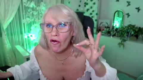 Ghertrudequeen online show from February 4, 7:12 am