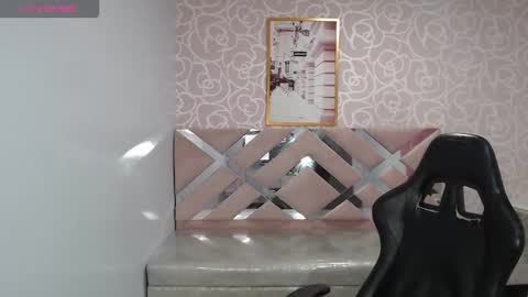 Snapshot of gia_ch chatting on September 26, 11:07 am gia_ch online show from September 26, 11:07 am