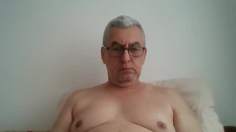 gigi1970 online show from March 29, 9:00 am