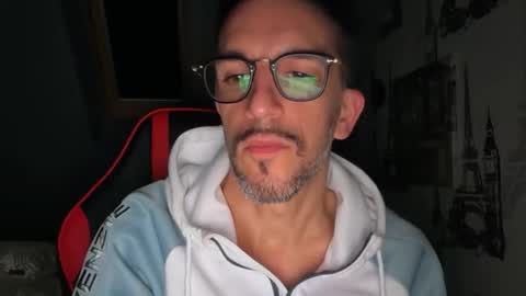 Gigi online show from October 18, 3:11 am