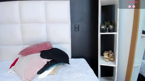 Gigi  online show from March 25, 12:34 pm