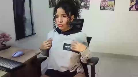 GIGI STCOTT online show from December 15, 3:02 am