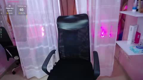 GIGI STCOTT online show from October 31, 4:24 am