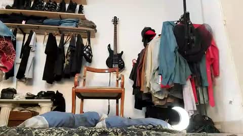 gigifaku online show from January 25, 5:30 pm