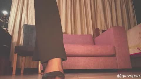 Gigi independet model P online show from December 3, 10:10 pm