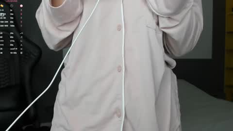 gigihadd online show from October 27, 5:24 pm