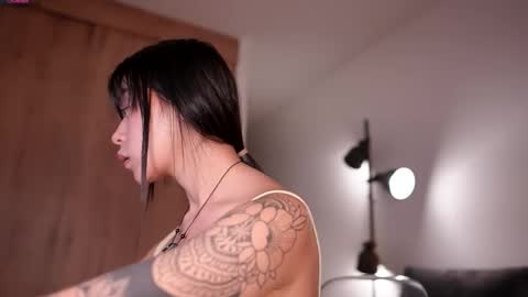 GIGI online show from November 25, 10:36 am