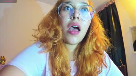 gigimooon online show from February 24, 1:52 am