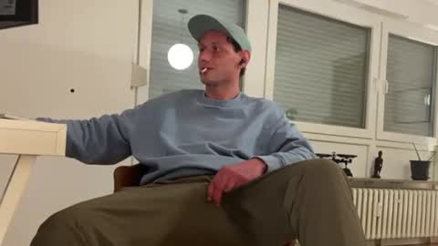 Snapshot of gilbertlachsmann chatting on October 17, 1:53 am Sebastian online show from October 17, 1:53 am