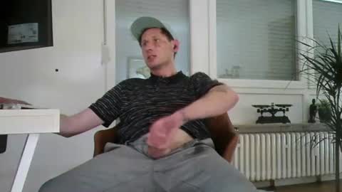 Snapshot of gilbertlachsmann chatting on October 18, 7:18 pm Sebastian online show from October 18, 7:18 pm