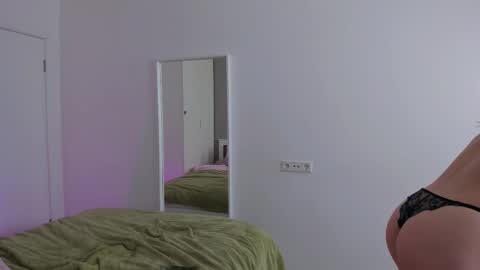 Snapshot of gin_yoon chatting on February 15, 12:43 pm Gin online show from February 15, 12:43 pm