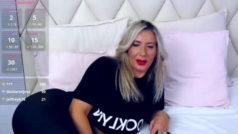 Snapshot of ginabear chatting on September 24, 10:16 pm Gina online show from September 24, 10:16 pm