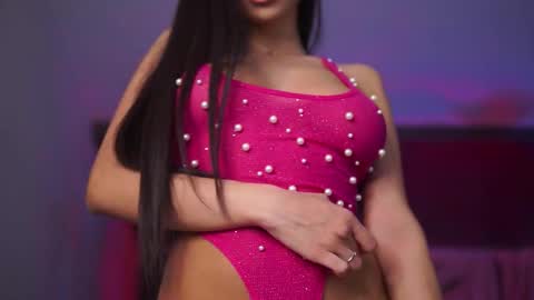 Gina online show from February 18, 8:30 pm