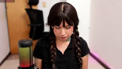 Julie online show from April 18, 2:57 am