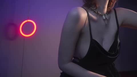        im expecting 350 thumbs up on my altar   online show from September 9, 10:21 pm