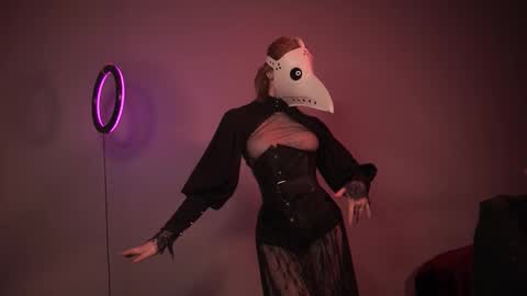        im expecting 350 thumbs up on my altar   online show from October 30, 10:32 pm