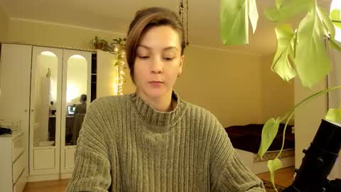 Snapshot of gingerbread__house chatting on October 25, 4:40 pm Vasilisa online show from October 25, 4:40 pm