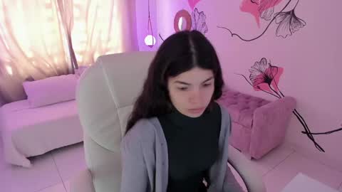 Kendall online show from April 23, 1:24 pm