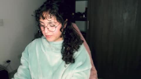 giny_bean online show from February 18, 9:53 am