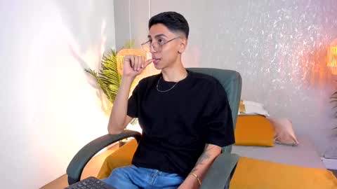 Gio Carangi online show from February 19, 4:22 am