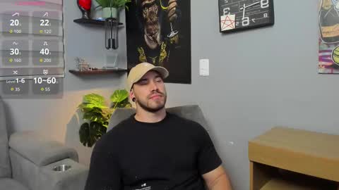 Snapshot of giorgio_leone2 chatting on October 18, 12:15 am Giorgio leone online show from October 18, 12:15 am