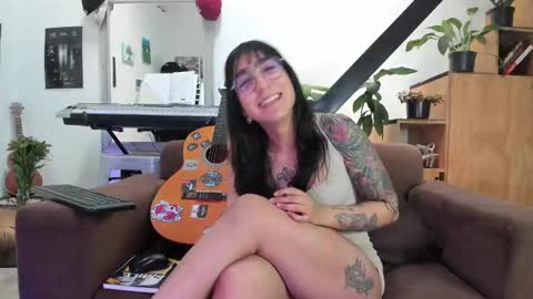 girasol1921 online show from January 17, 10:23 pm