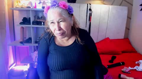 Snapshot of girl_amada chatting on February 9, 5:40 am Girl Amada online show from February 9, 5:40 am