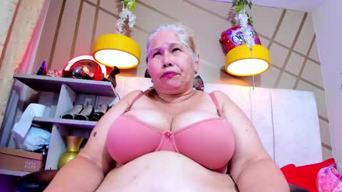 Snapshot of girl_amada chatting on February 28, 5:48 am Girl Amada online show from February 28, 5:48 am