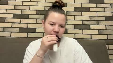 girl_cute07 online show from June 1, 8:54 pm