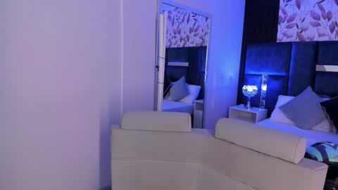     online show from December 2, 10:35 am