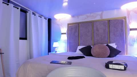     online show from March 21, 10:20 am