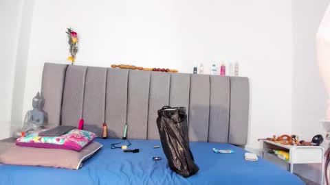 giselle_james online show from March 2, 6:03 pm