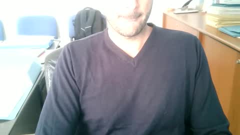 Snapshot of giuseppevai1 chatting on October 8, 10:43 am giuseppevai1 online show from October 8, 10:43 am