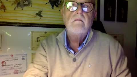 giutomma930394 online show from December 3, 9:37 pm