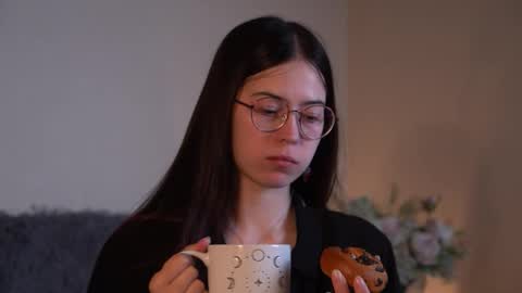 Agness online show from September 25, 11:28 am