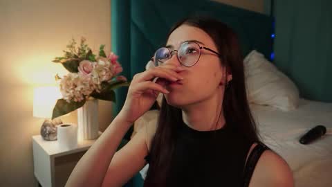 Agness online show from February 14, 3:04 pm