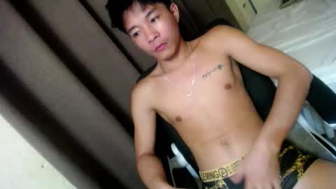 Snapshot of glenndou_daxs chatting on October 19, 2:11 pm glenndou_daxs online show from October 19, 2:11 pm