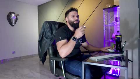 Matthew .. for short call me Matt online show from March 9, 5:49 pm