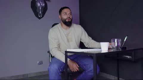 Matthew .. for short call me Matt online show from September 18, 3:54 am