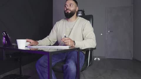 Matthew .. for short call me Matt online show from October 12, 10:22 pm