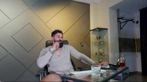 Matthew .. for short call me Matt online show from February 24, 1:35 am