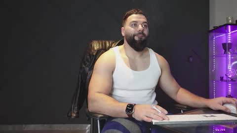 Matthew .. for short call me Matt online show from March 8, 1:39 am