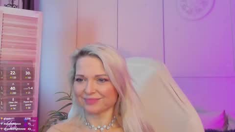Snapshot of gloria_lovely chatting on February 4, 2:21 pm Gloria online show from February 4, 2:21 pm