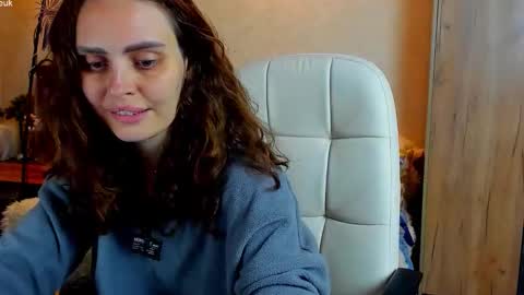 Snapshot of gloria_wood chatting on September 30, 8:08 pm Gloria Wood online show from September 30, 8:08 pm