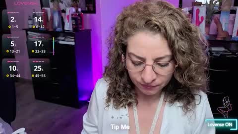 Snapshot of gloriacrespo chatting on October 1, 1:48 am gloriacrespo online show from October 1, 1:48 am