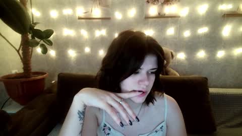  Roxy  online show from November 10, 4:04 am