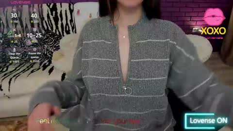 Mia online show from April 12, 4:44 pm